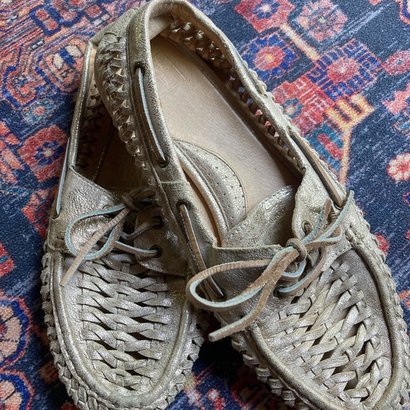 Frye Quincy Woven Metallic Boat Shoes — Wm 10 EUC/ Like new - Picture 3 of 13